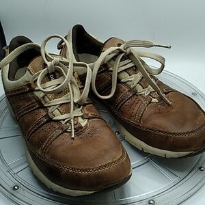 Land's End tan lace up comfort shoes 6B